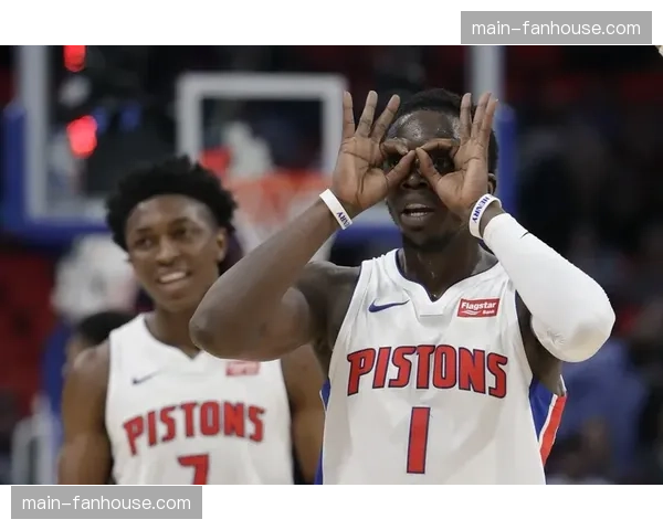 “第二回合2分15秒,马哈切夫背后裸绞降服大流士,成功卫冕” “第二回合2分15秒,马哈切夫背后裸绞降服大流士,成功卫冕”