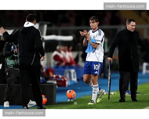 皇马青训天才尼科·帕斯或成今夏首批引援，梅西接班人受关注